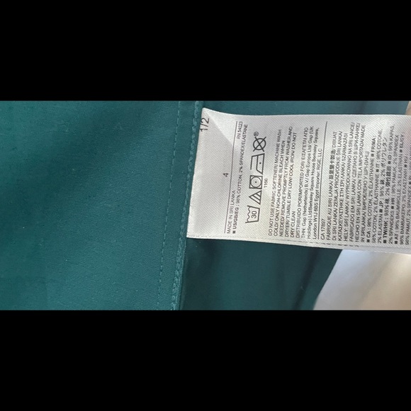 Woman’s size 4 long sleeve button up blouse - Picture 4 of 6